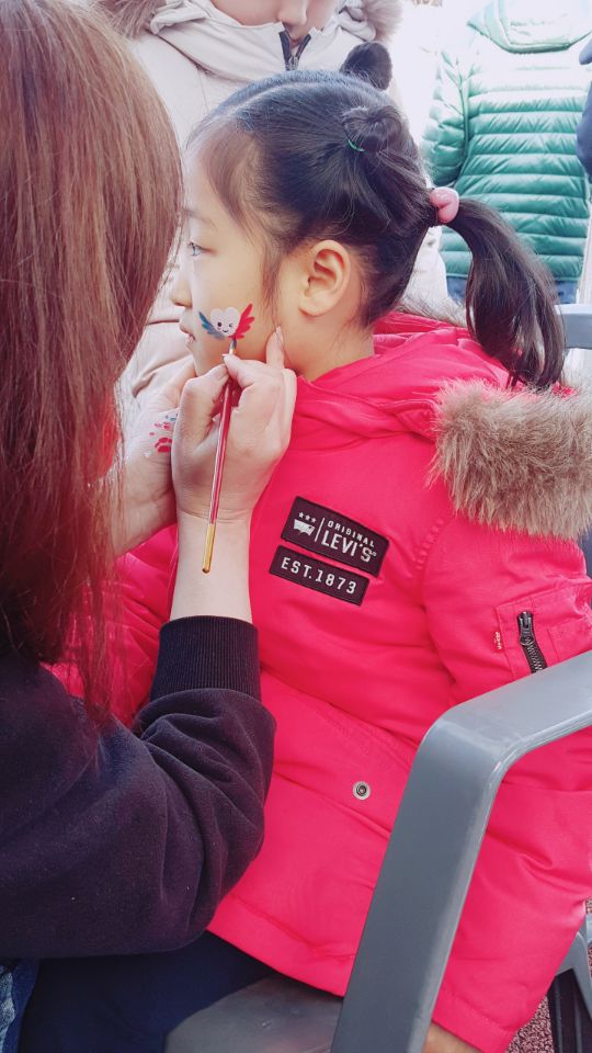 선관위 캐릭터 페이스페인팅